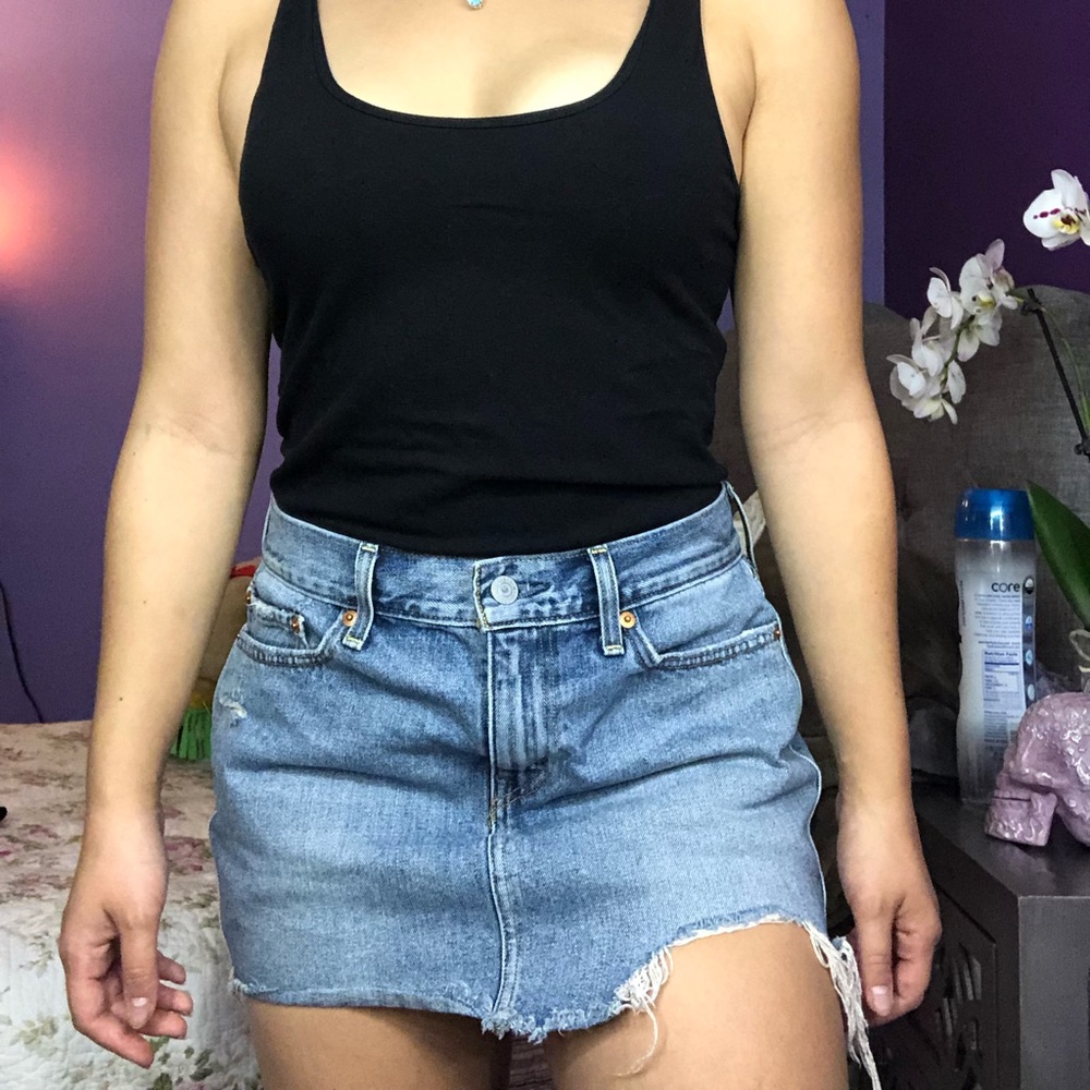 Levi’s Denim Mini Skirt 👖